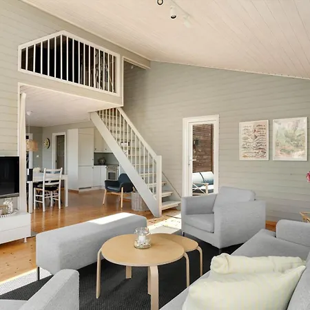 Charming House Located By The Fjord With The Pultpitrock Within Short Distance * Jorpeland
