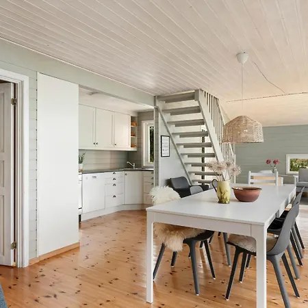 Charming House Located By The Fjord With The Pultpitrock Within Short Distance * Jørpeland