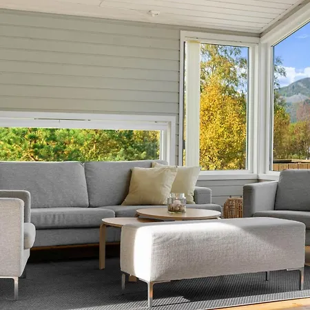Charming House Located By The Fjord With The Pultpitrock Within Short Distance
