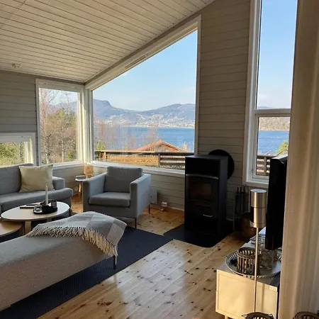 Charming House Located By The Fjord With The Pultpitrock Within Short Distance *