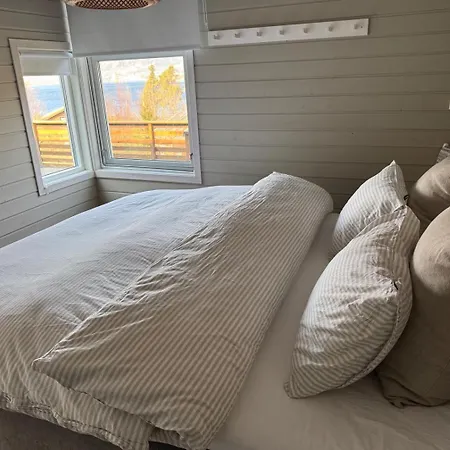 Charming House Located By The Fjord With The Pultpitrock Within Short Distance