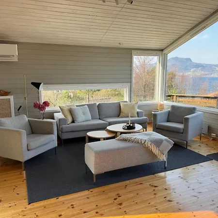 Tatil Evi Charming House Located By The Fjord With The Pultpitrock Within Short Distance