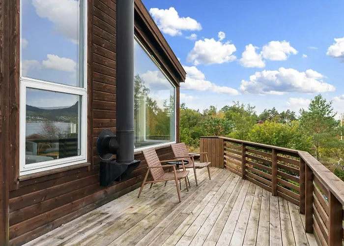 Charming House Located By The Fjord With The Pultpitrock Within Short Distance Jørpeland