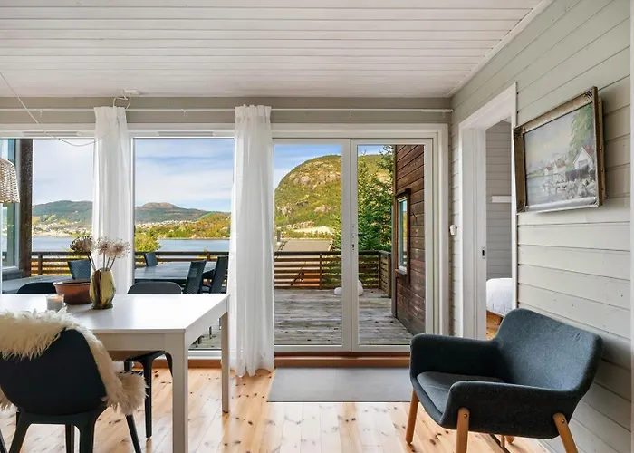 Semesterbostad Charming House Located By The Fjord With The Pultpitrock Within Short Distance Jørpeland