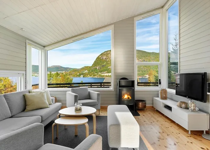 Semesterbostad Charming House Located By The Fjord With The Pultpitrock Within Short Distance Jørpeland