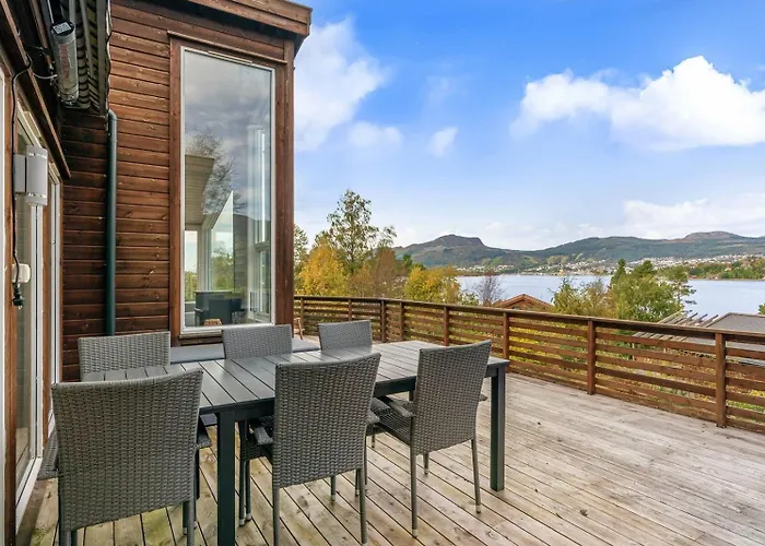 Charming House Located By The Fjord With The Pultpitrock Within Short Distance Jørpeland