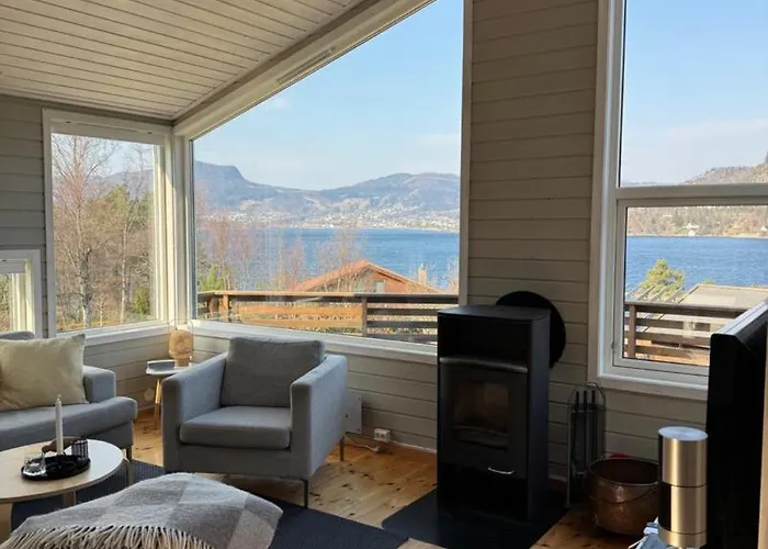 Charming House Located By The Fjord With The Pultpitrock Within Short Distance * Jørpeland