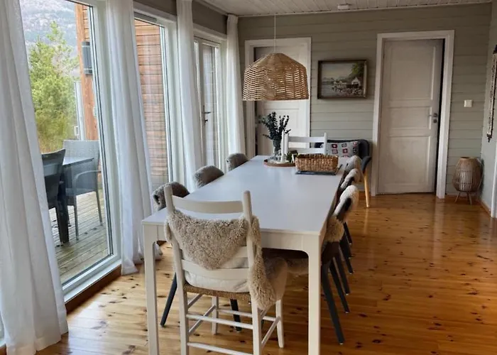 Charming House Located By The Fjord With The Pultpitrock Within Short Distance * Jørpeland