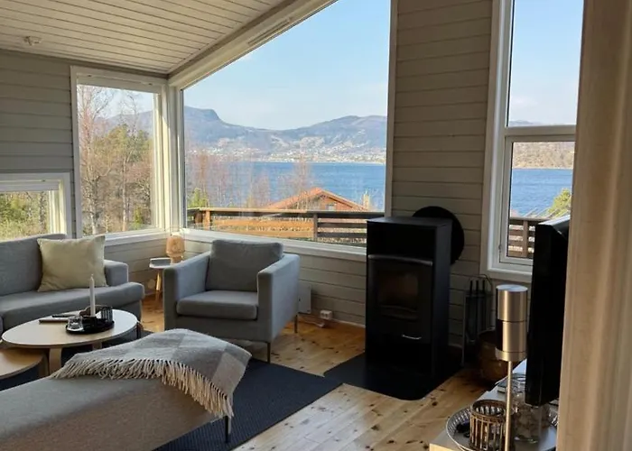 Charming House Located By The Fjord With The Pultpitrock Within Short Distance *