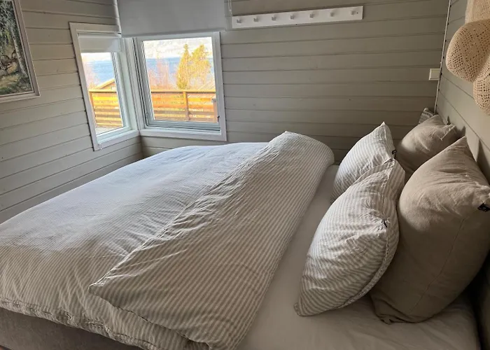 Charming House Located By The Fjord With The Pultpitrock Within Short Distance