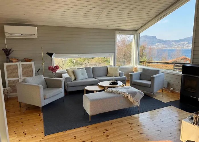 Дом отдыха Charming House Located By The Fjord With The Pultpitrock Within Short Distance
