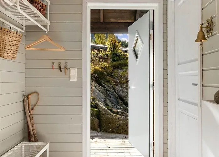 Charming House Located By The Fjord With The Pultpitrock Within Short Distance Ferienhaus