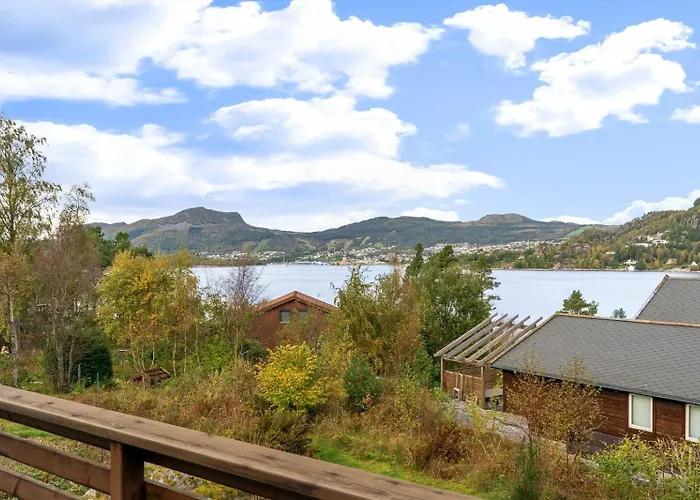 Charming House Located By The Fjord With The Pultpitrock Within Short Distance Jørpeland