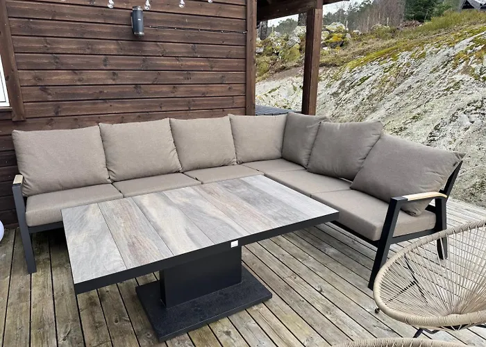 Charming House Located By The Fjord With The Pultpitrock Within Short Distance *